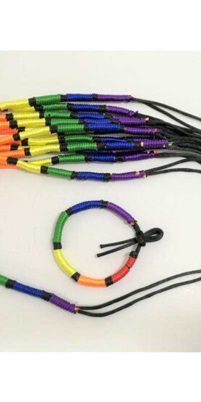 PULSERA HILO REDONDA BANDERA L Bracelet réglable lgbt+ avec des fils de couleurs