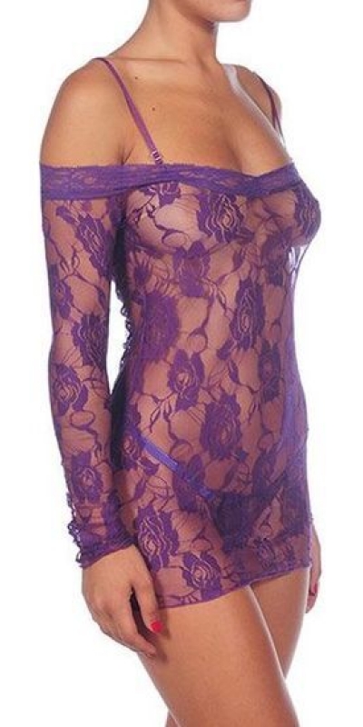 VESTIDO ALTEA MORADO Robe violette, en dentelle, sexy, pour des occasions spéciales.